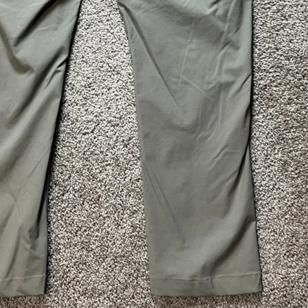 Adidas Nylon Chino Pants Mens 32x32 Olive Green Flat Front Golf 3 Stripes NEW